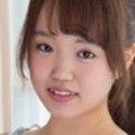 秋山しおりの顔写真