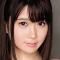 百々谷りあの顔写真