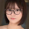 梓まりのの顔2