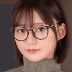 梓まりのの顔